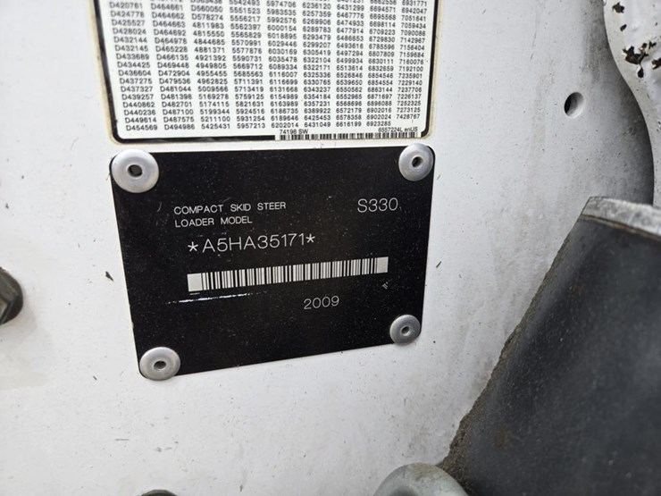 2009-bobcat-s330-image-11