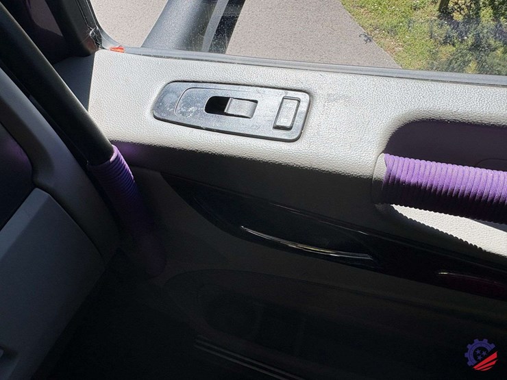 2020-peterbilt-579-image-88