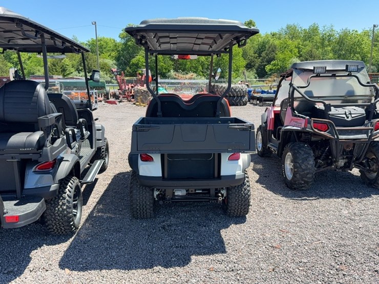 #3093-•-2026-wolverine-kb-v414-electric-carry-all-image-8