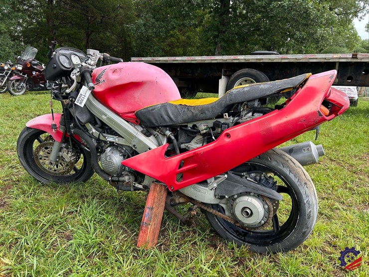 1997-honda-vf750-(interceptor-750)-motorcycle-image-2