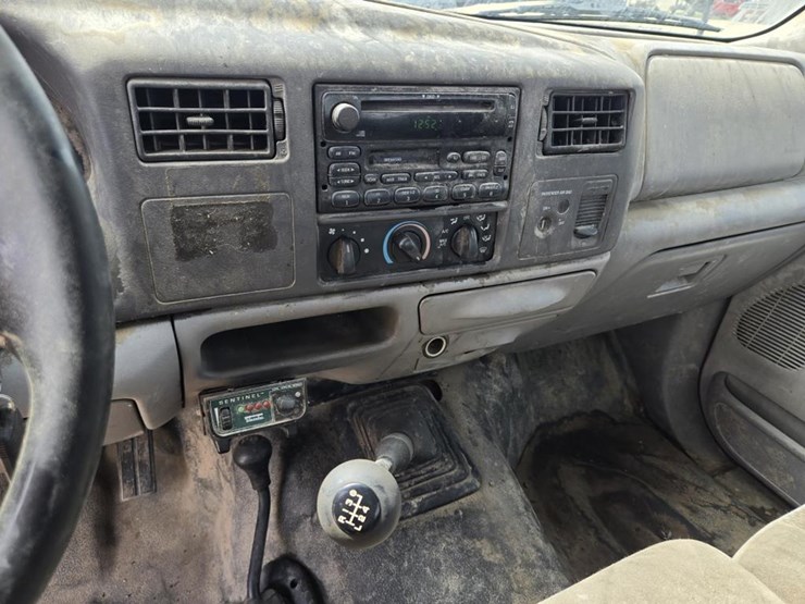 2001-ford-f450-image-17