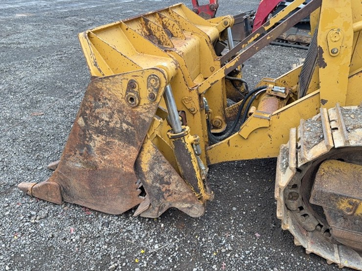 caterpillar-939c-image-13