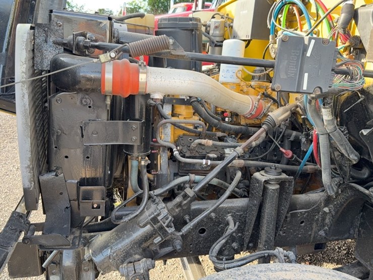 2001-caterpillar-3126-image-22