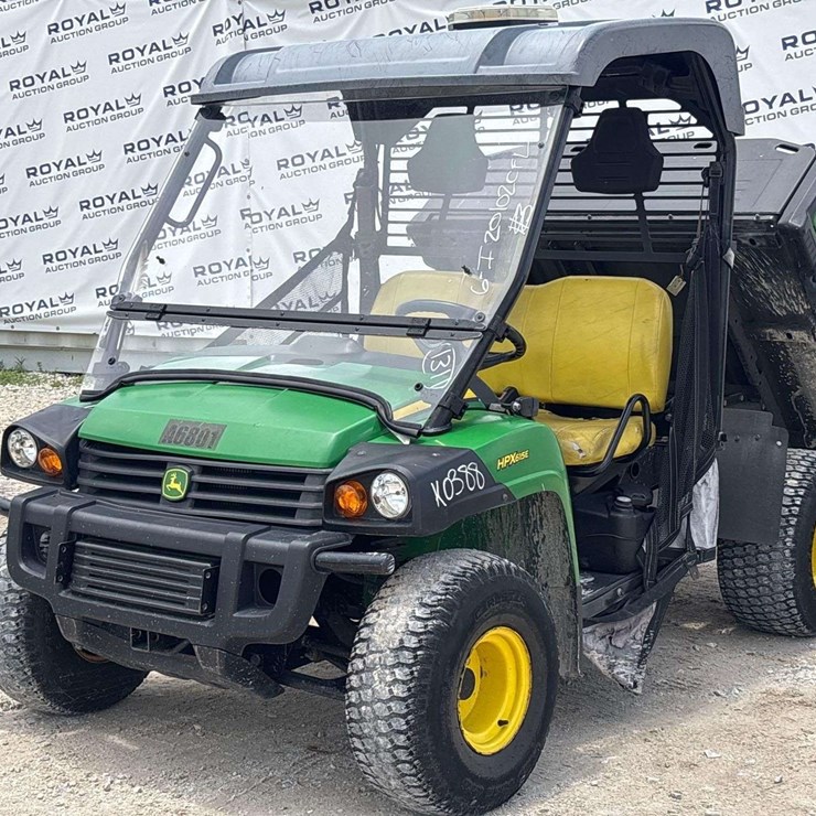 JOHN DEERE GATOR