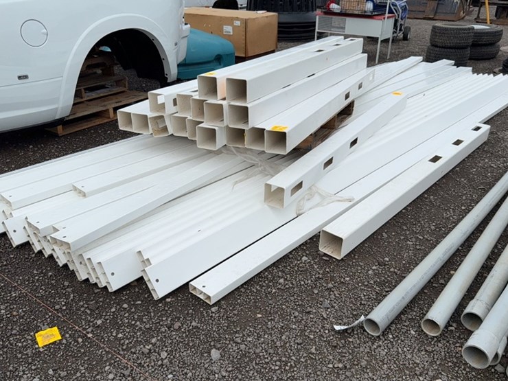 #6094-•-approx-250'-vinyl-split-rail-fence-image-1