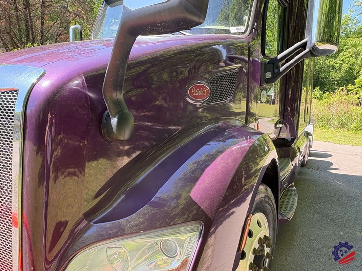 2020-peterbilt-579-image-25