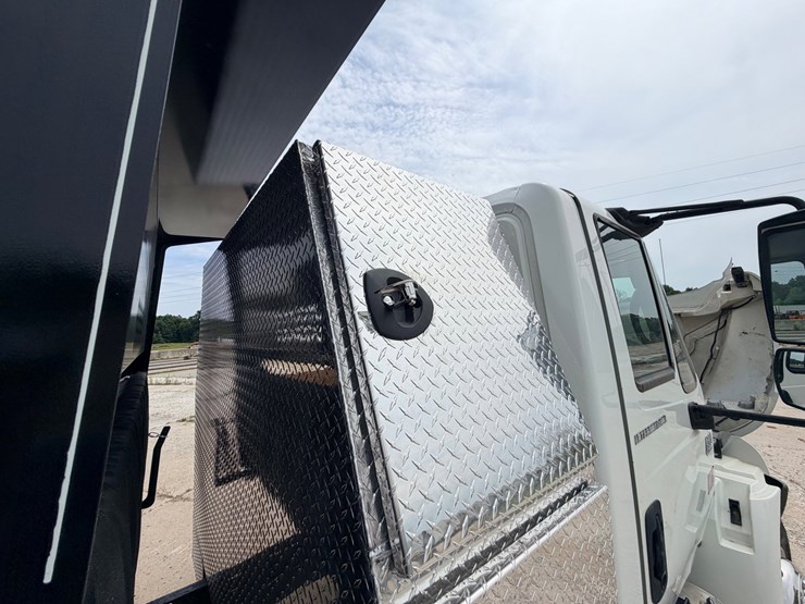 2005-international-durastar-4300-image-85