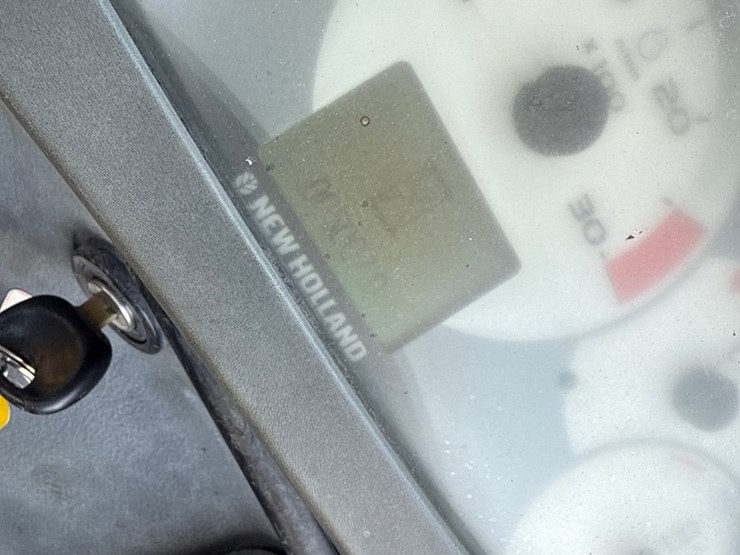 2009-new-holland-b95b-image-30