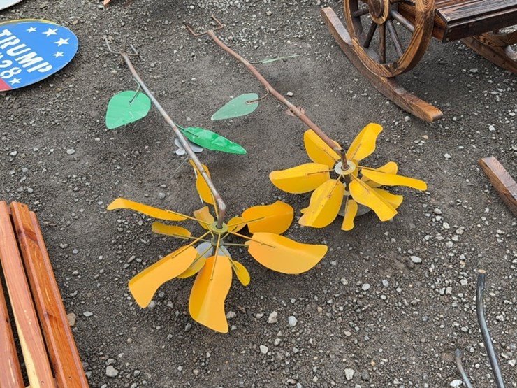 #6067-•-qty(2)-metal-sunflowers-image-2