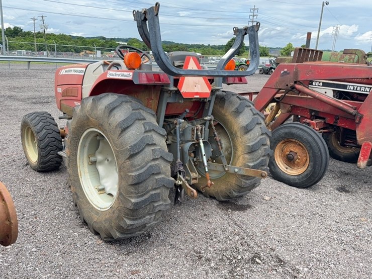 massey-ferguson-1533-image-10