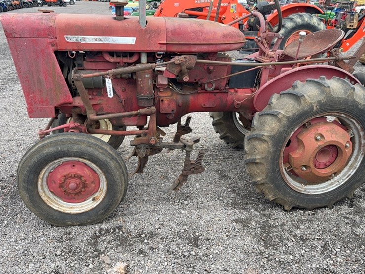 #3071-•-international-tractor-image-13