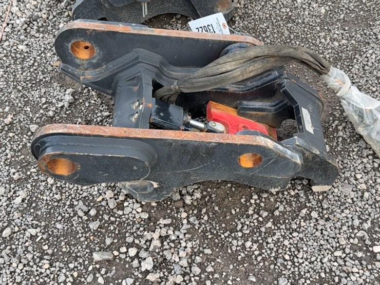 #2028-•-excavator-hyd-quick-coupler-image-1