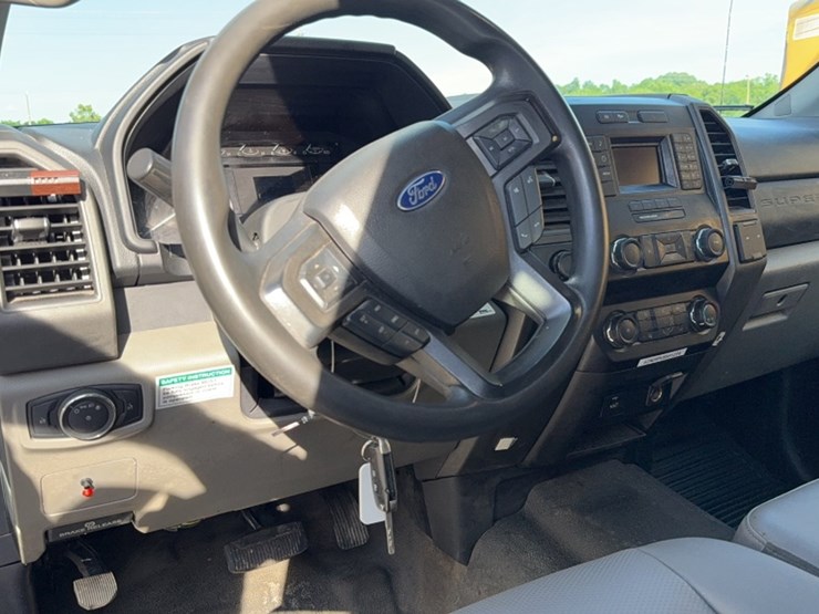 2019-ford-f550-image-27