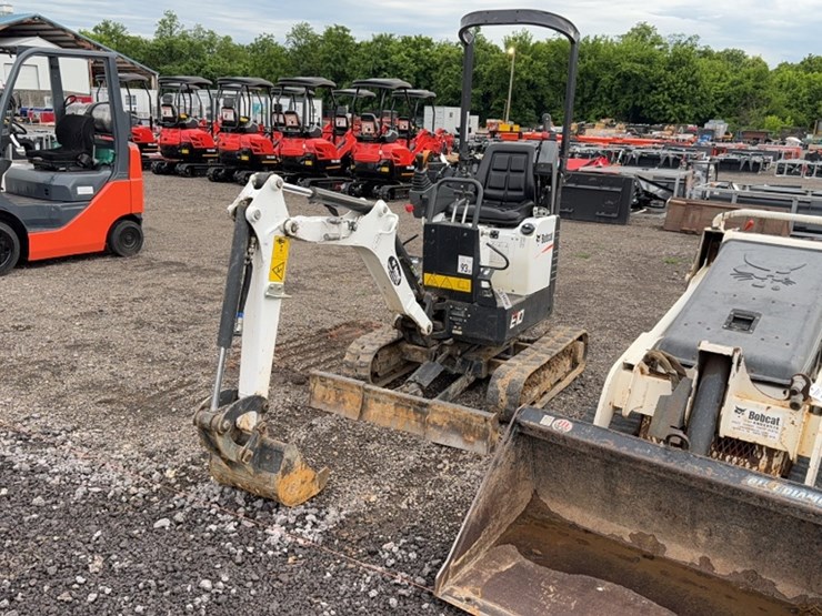 2023-bobcat-e10-image-1
