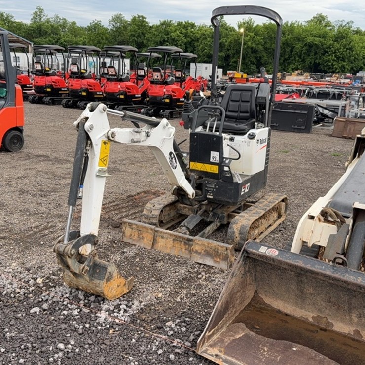2023 BOBCAT E10