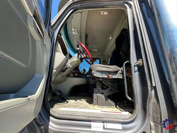 2017-kenworth-t680-image-69