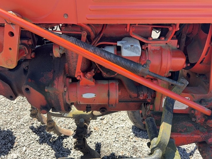 #3070-•-farmall-cub-tractor-image-9