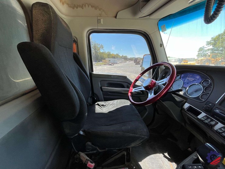 2017-kenworth-t680-image-66
