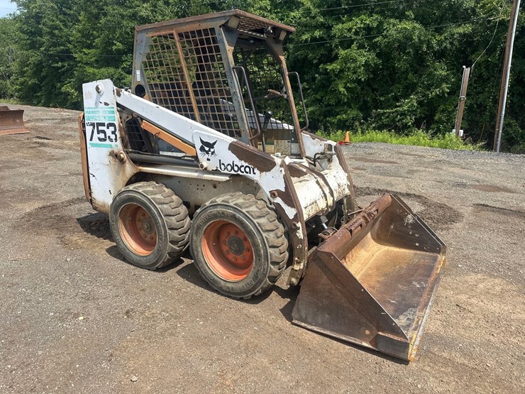 bobcat-753-image-1