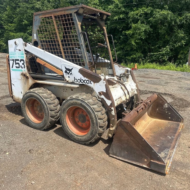 BOBCAT 753