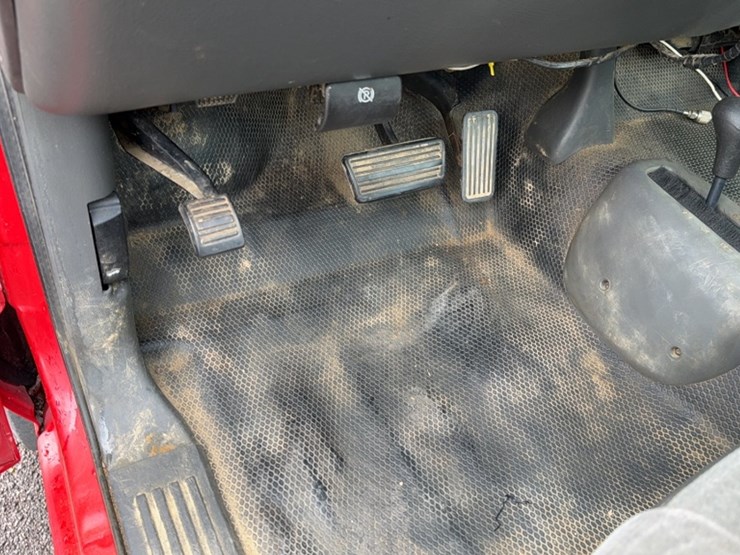 2005-chevrolet-3500-image-21