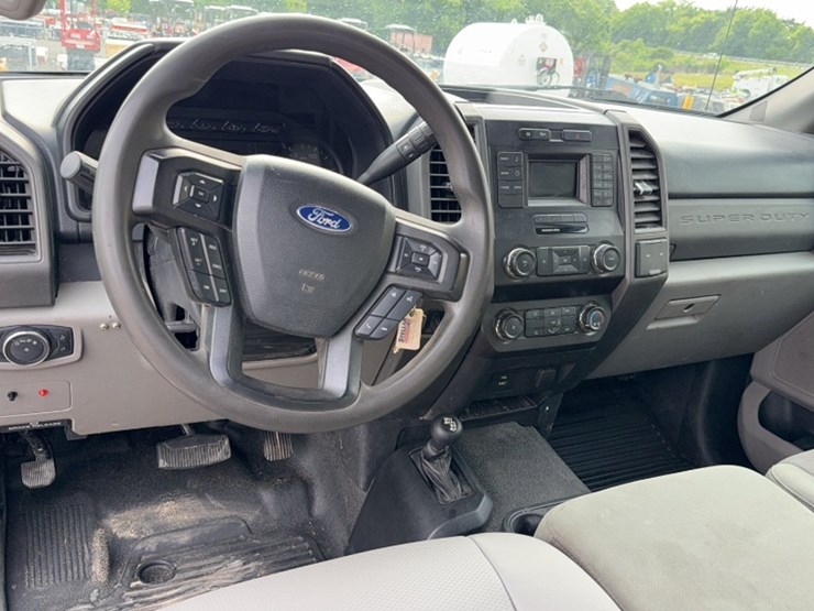 2019-ford-f550-image-24
