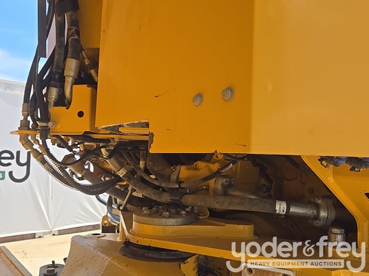 2023-deere-260e-image-19