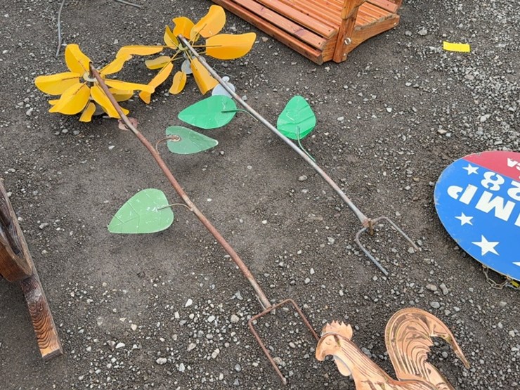 #6067-•-qty(2)-metal-sunflowers-image-1