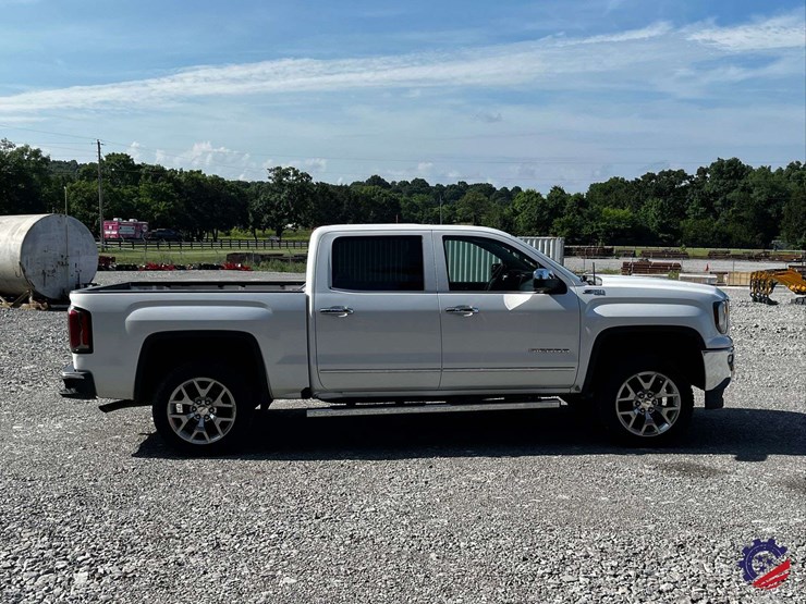 2018-gmc-sierra-z71-slt-truck-image-5