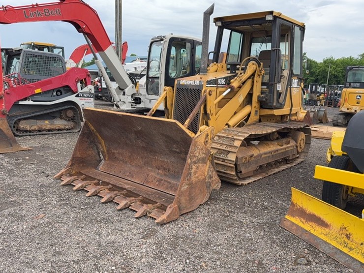 caterpillar-939c-image-1