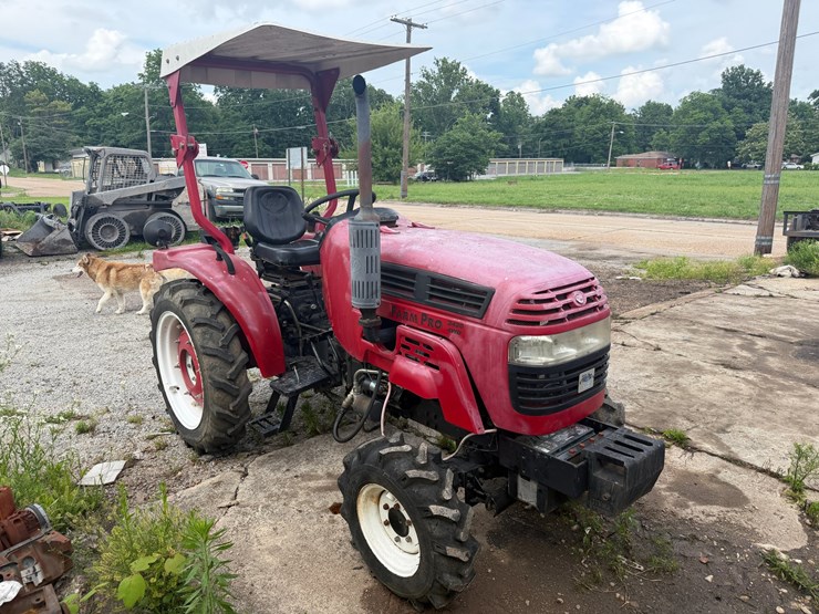 2006-farm-pro-2420-image-2
