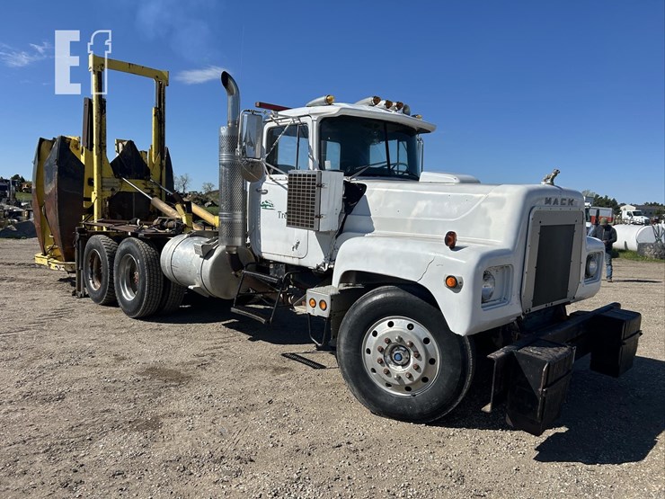 1973-mack-rl786lst-4401-image-3