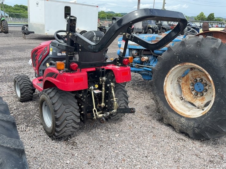 #3041-•-mahindra-emax-20-tractor-image-7