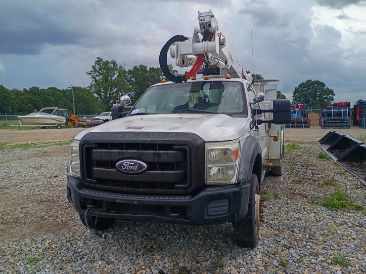 2011-ford-f550-image-15