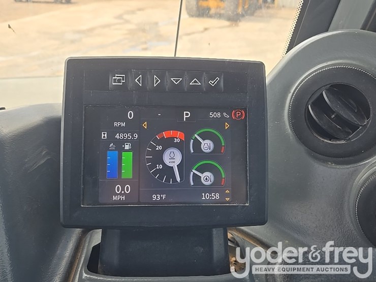 2023-deere-260e-image-54