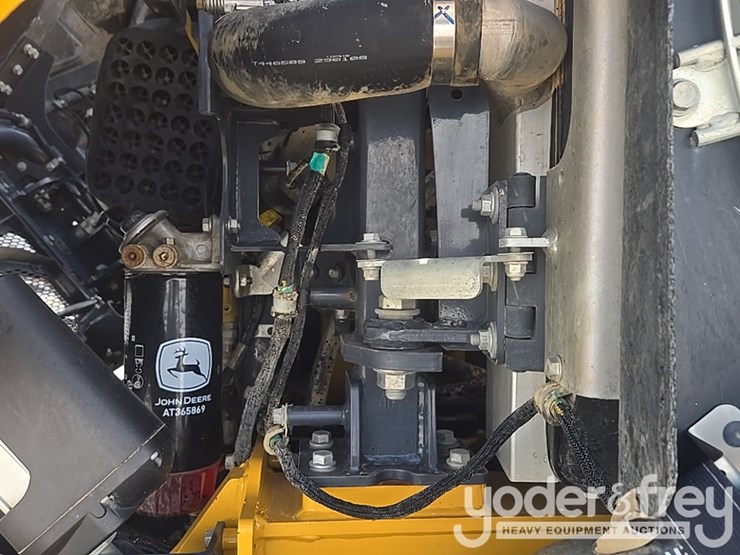 2023-deere-260e-image-33