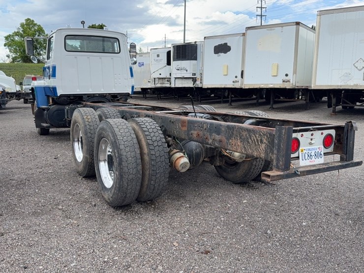 1992-ford-f8000-image-8