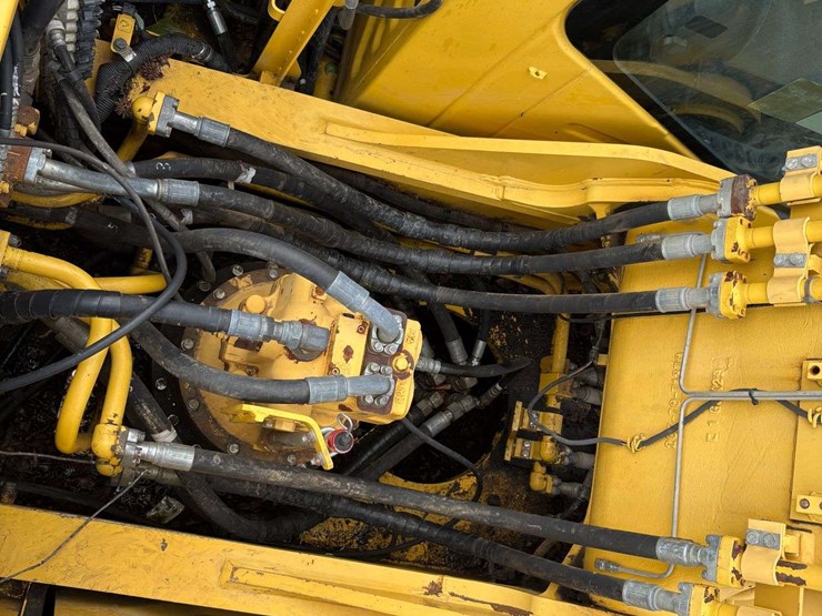 2014-komatsu-pc360-lc-10-image-90