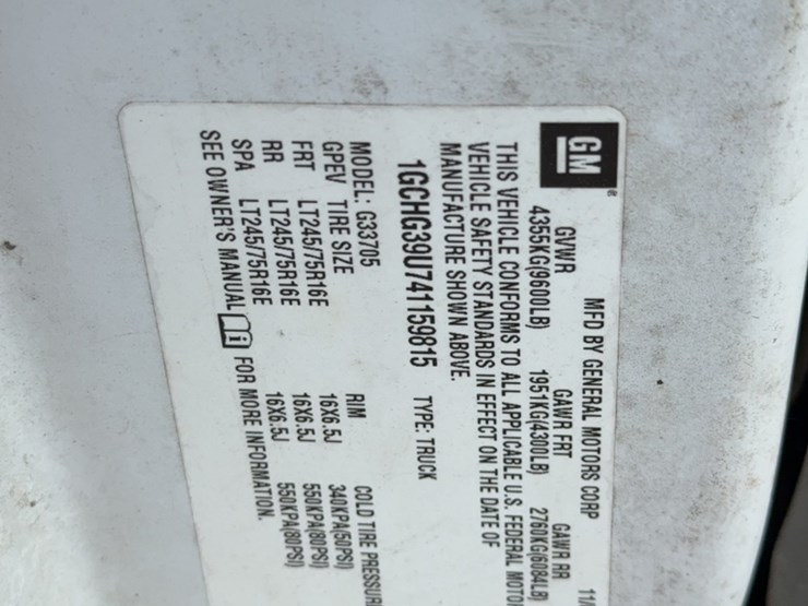 2004-chevrolet-3500-image-16