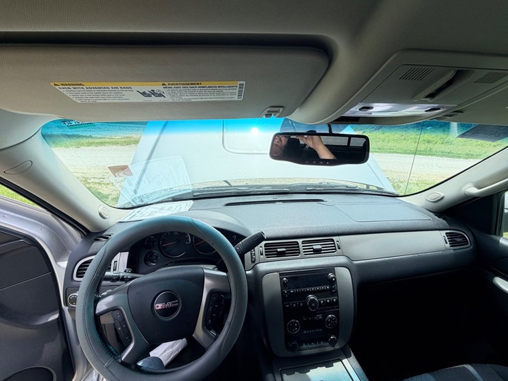 #24068-•-2011-gmc-sierra-pickup-truck-image-47