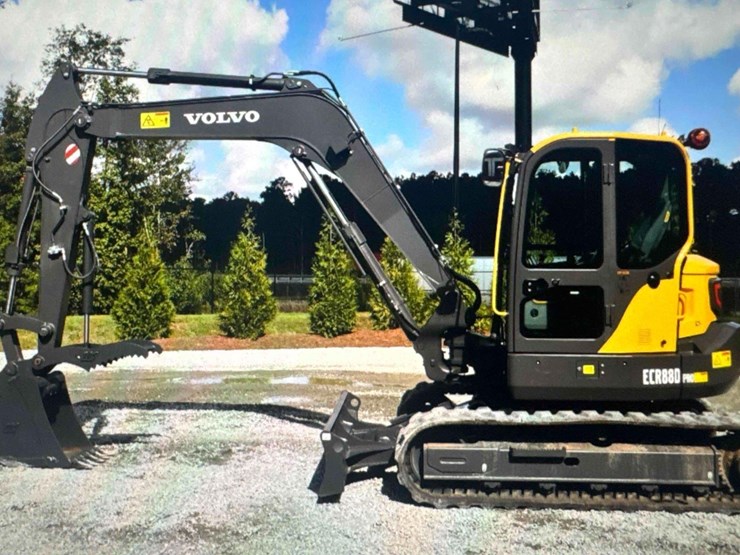 2023-volvo-ecr88d-image-32