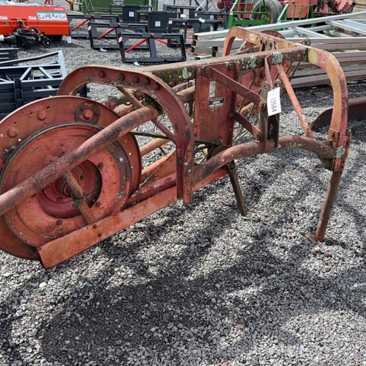 MASSEY-FERGUSON 3