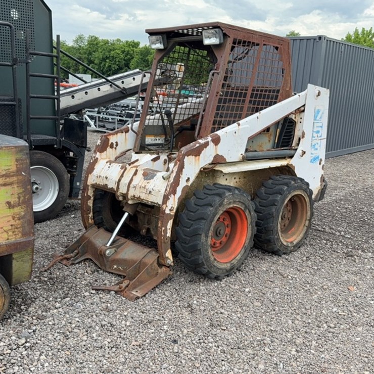 BOBCAT 753