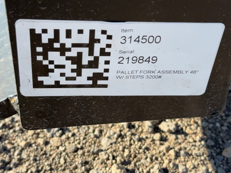 #2038-•-blue-diamond-48"-skid-steer-block-pallet-forks-image-4