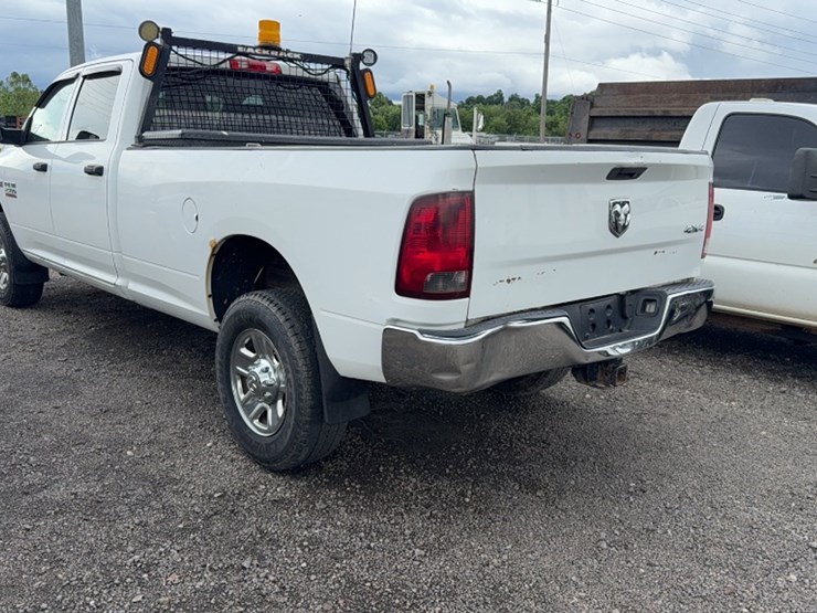 2015-dodge-2500-image-10