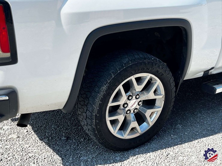 2018-gmc-sierra-z71-slt-truck-image-9