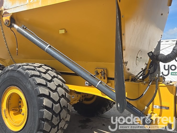 2023-deere-260e-image-19