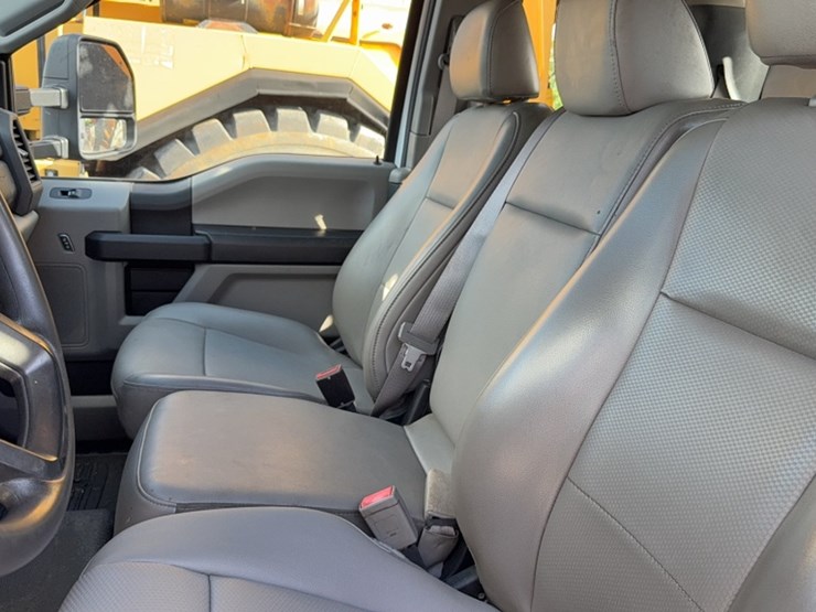 2019-ford-f550-image-26