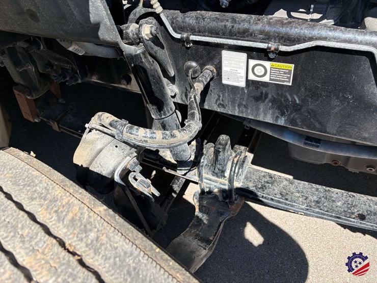 2020-peterbilt-579-image-100