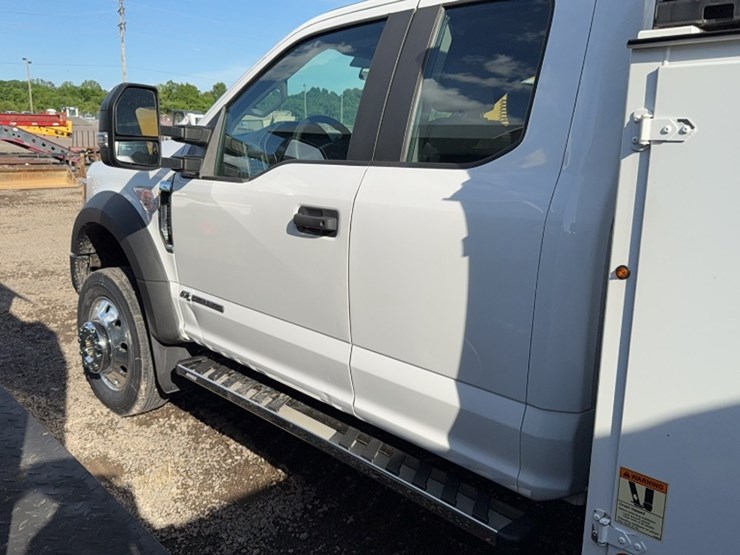 2019-ford-f550-image-16